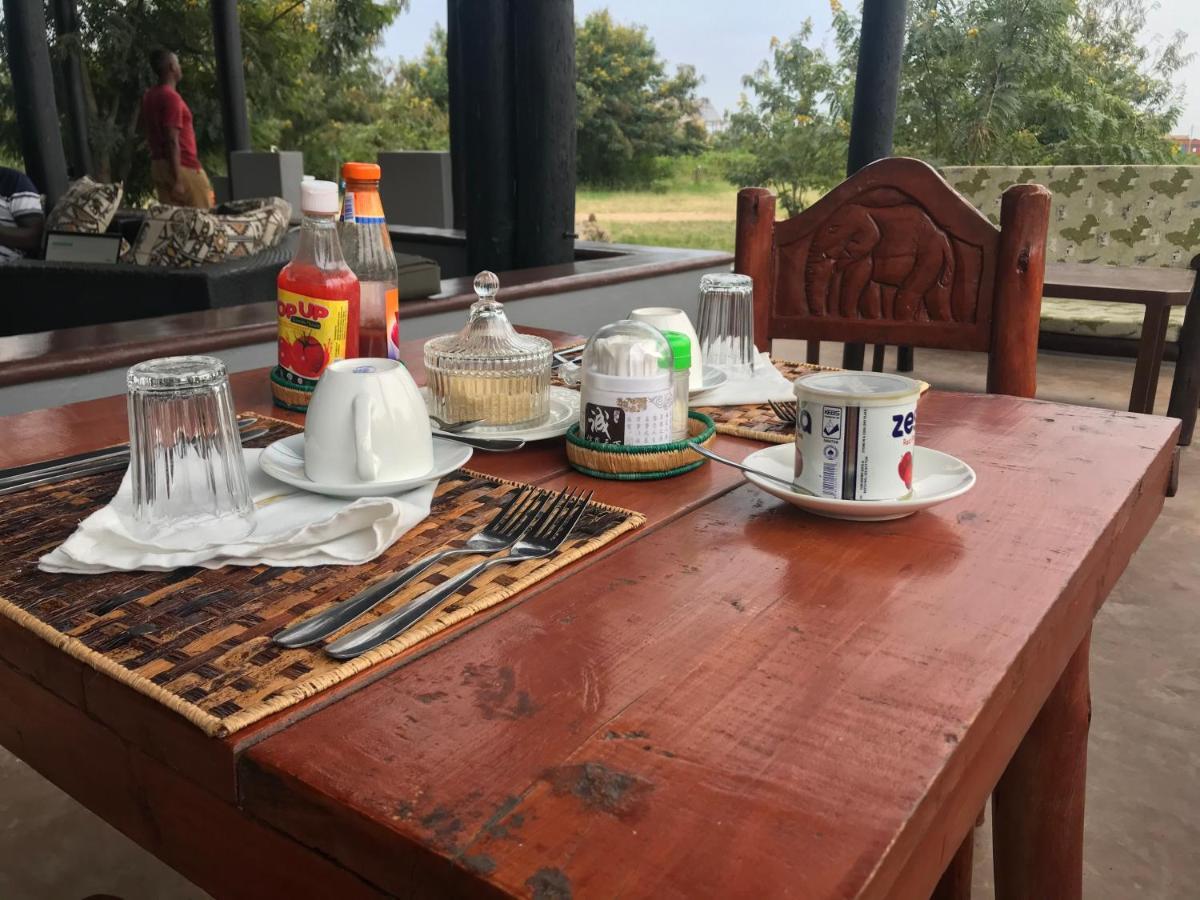 Enshama Game Lodge And Campsite Katunguru Esterno foto